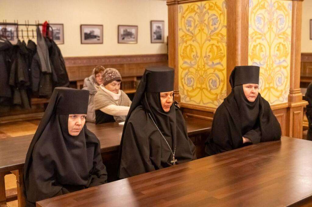 Настоятельницы женских обителей Касимовской епархии приняли участие в секции регионального этапа Рождественских чтений «Древние монашеские традиции в условиях современности»