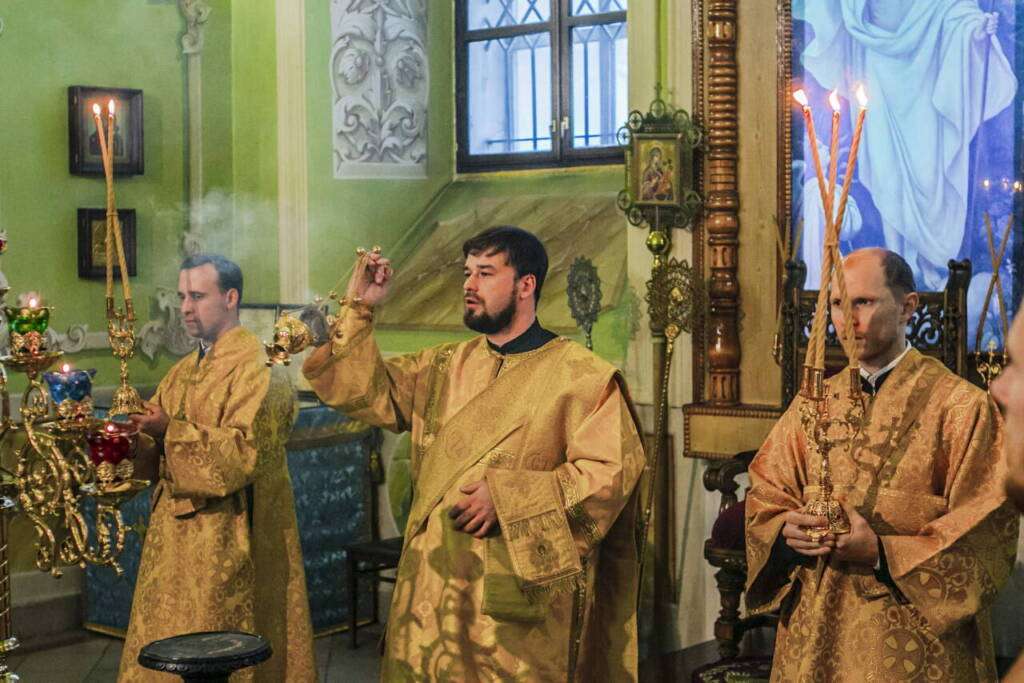 Божественная Литургия в Неделю 27-ю по Пятидесятнице в Вознесенском Кафедральном соборе города Касимова