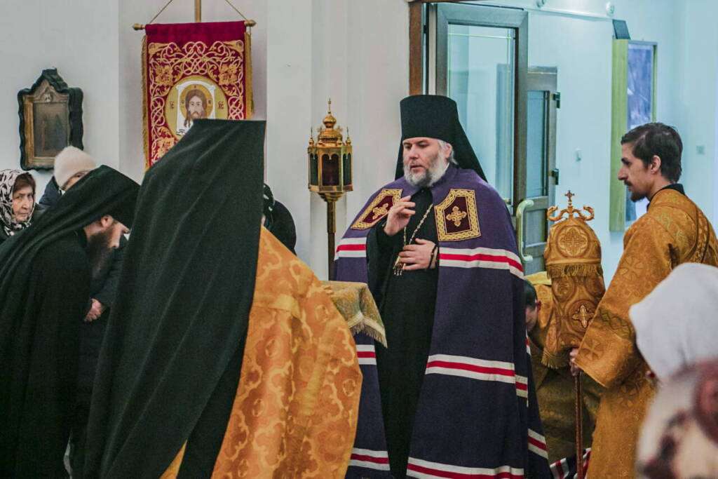 Божественная Литургия в Христорождественской монашеской общине села Лашма Касимовского района