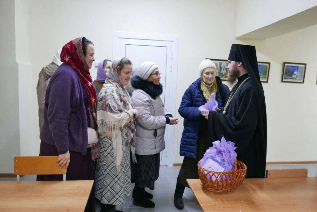 Паломники из г. Кирова  с экскурсией посетили Христорождественскую мужскую монашескую общину села Лашма Касимовского района