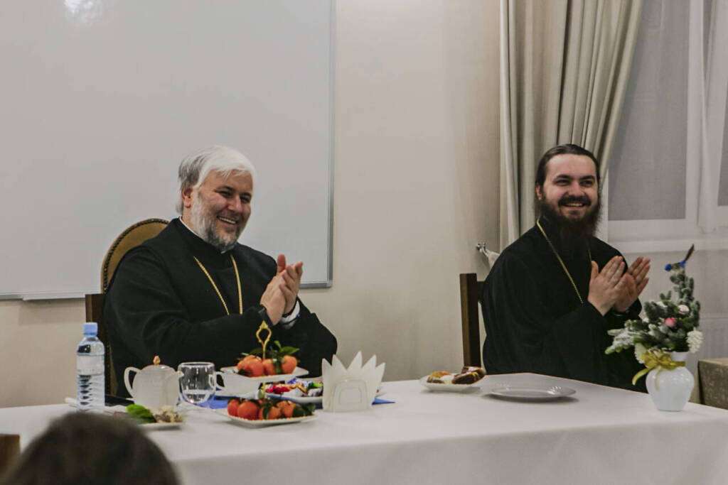 Воспитанники Православной школы г. Касимова и духовенство поздравили Архипастыря с праздником Рождества Христова