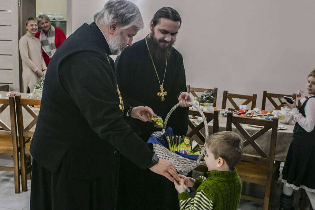 Воспитанники Православной школы г. Касимова и духовенство поздравили Архипастыря с праздником Рождества Христова