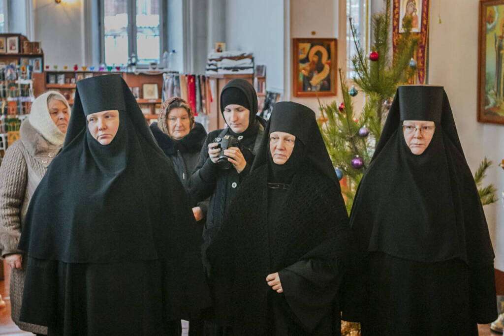 Архипастырский визит  в Милостиво-Богородицкий женский монастырь поселка Кадом