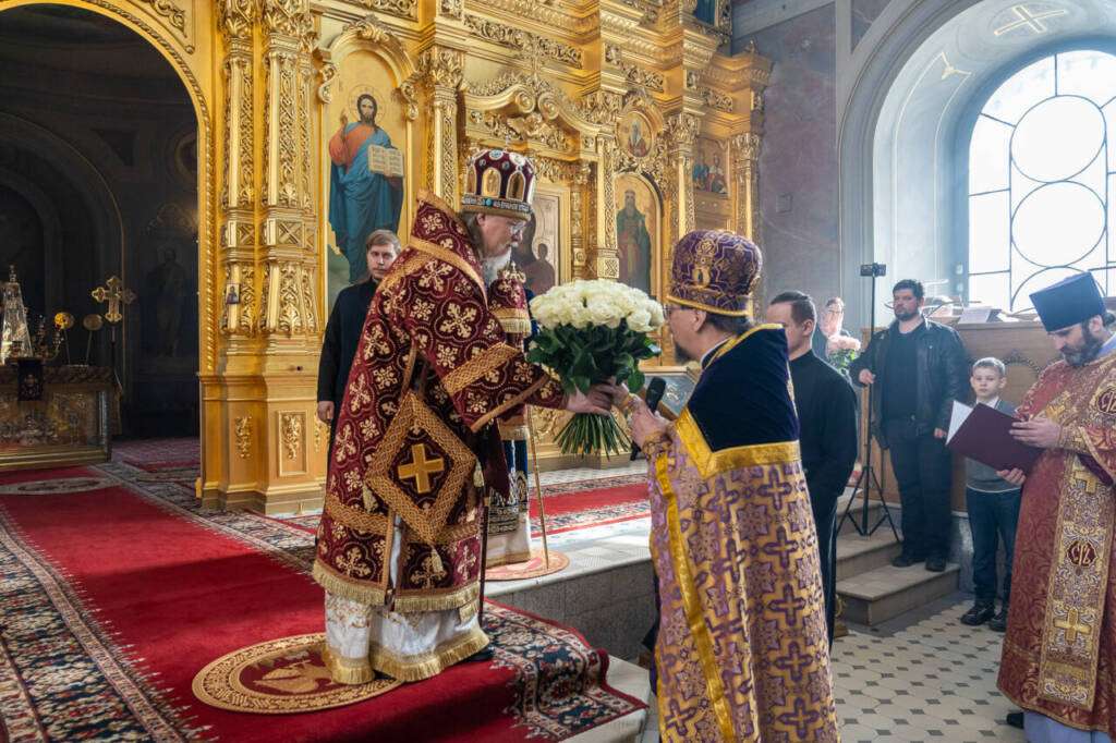 Преосвященный епископ Василий сослужил Главе Рязанской митрополии в кафедральном соборе Рождества Христова г. Рязани
