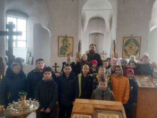 Экскурсия для учащихся Аладьинской школы по Никольскому храму села Аладьино Чучковского района