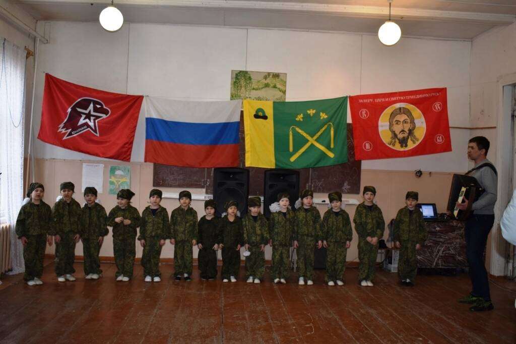 В Кадоме состоялось торжественное открытие межрегиональных военных сборов "Юный десантник"