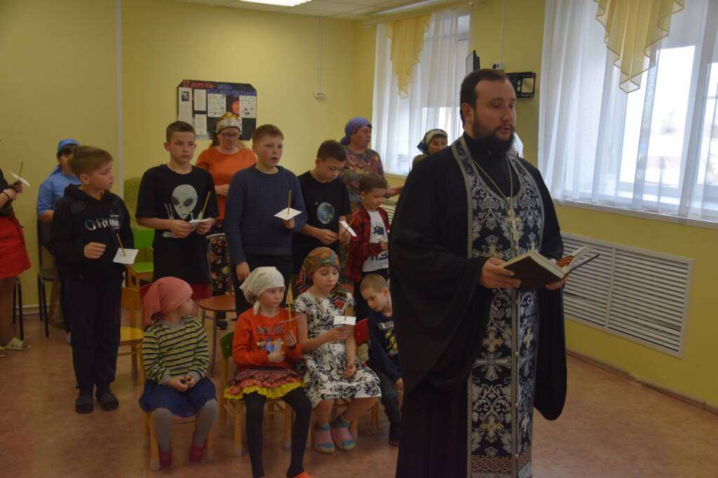 Сотрудник епархиального ОРОиК иерей Александр Веденеев совершил Таинство Соборования в детском социально-реабилитационном центре г. Сасово