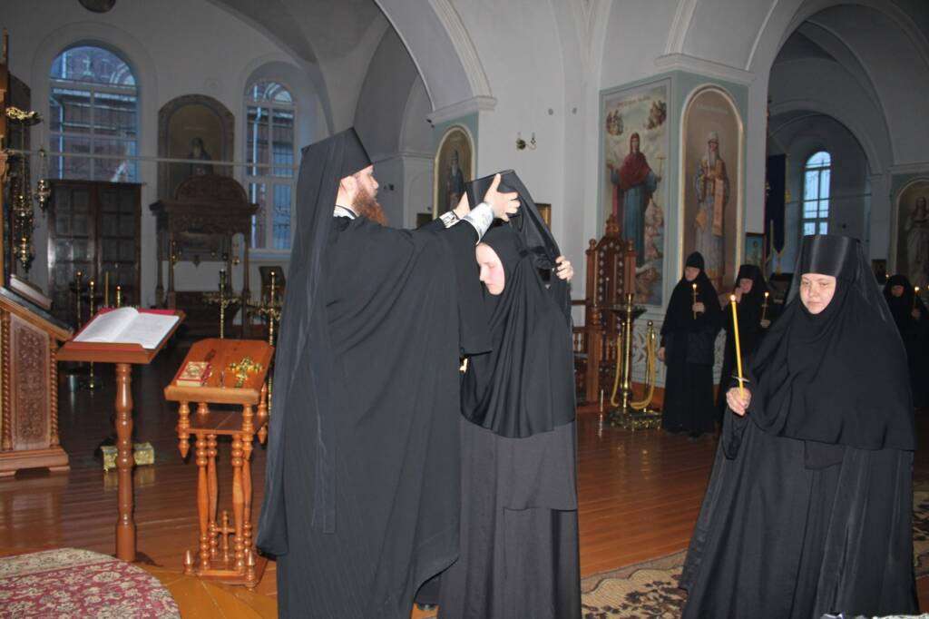 В Милостиво-Богородицком женском монастыре р. п. Кадом состоялись иноческий и монашеские постриги