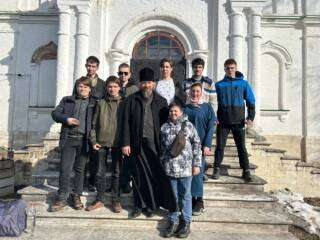 Участники краеведческого клуба "Ставросъ" посетили Крестовоздвиженскую  Полунинскую монашескую общину